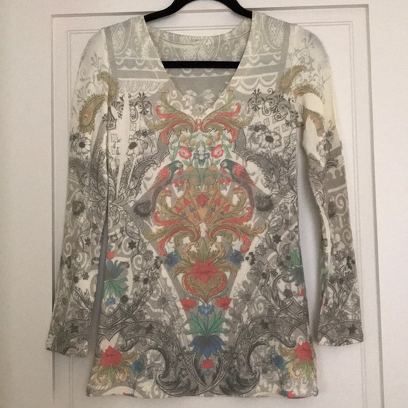 Baroque printed lightweight stretchy sweater. - Picture 1 of 3